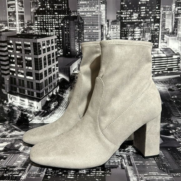 Marc Fisher Ankle Boots - Picture 3 of 7